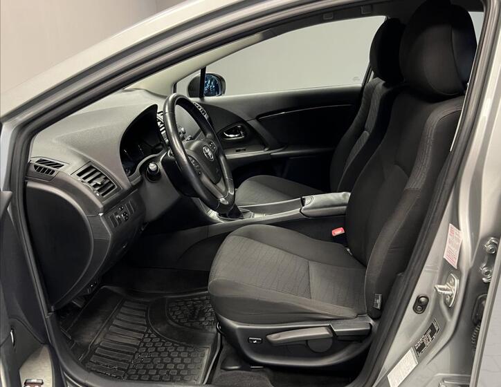 Toyota Avensis 7