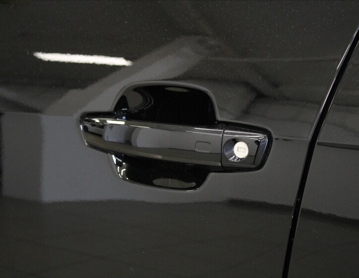 Audi Q2 24