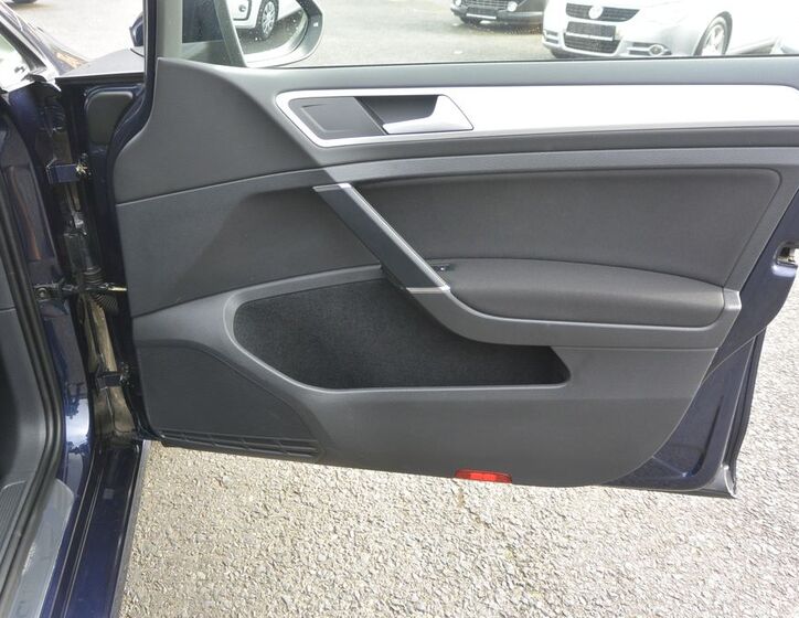 Volkswagen Golf 31