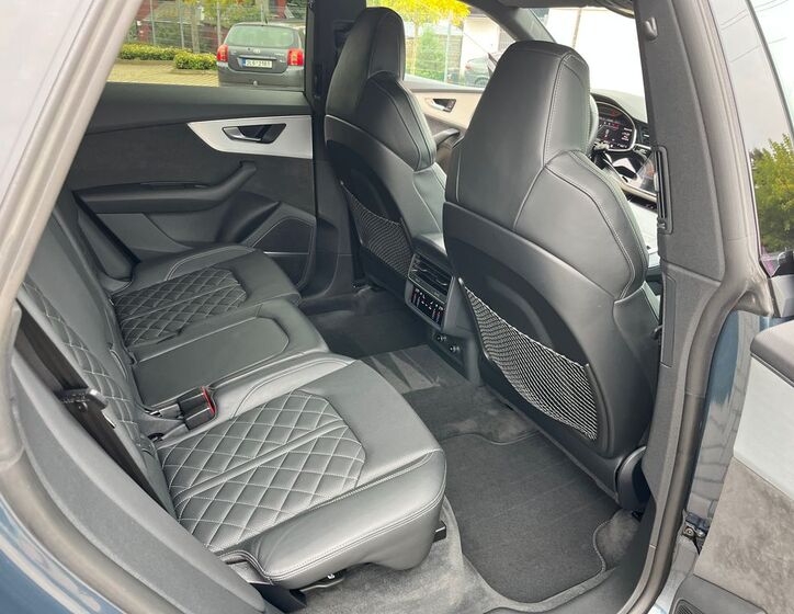 Audi SQ8 16