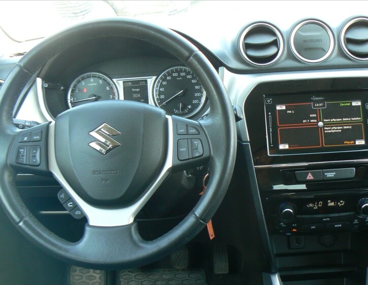 Suzuki Vitara 11