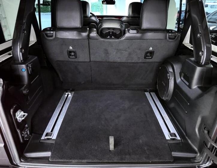 Jeep Wrangler 21
