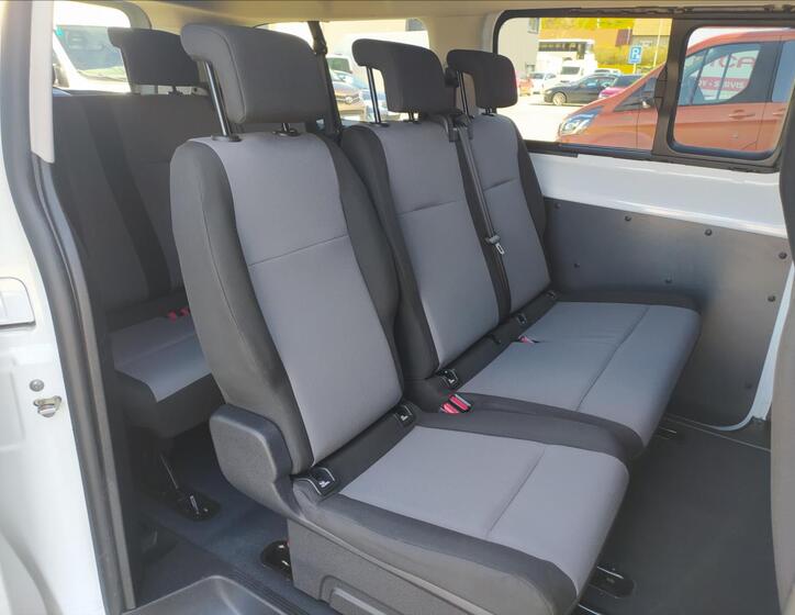 Toyota ProAce 8