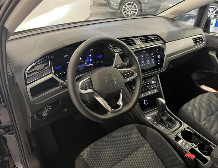 Volkswagen Touran 6