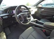 Audi e-tron 13