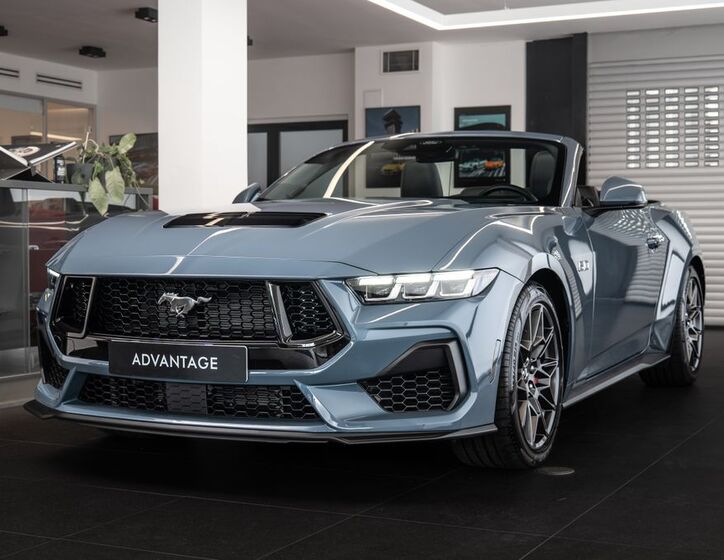 Ford Mustang 1