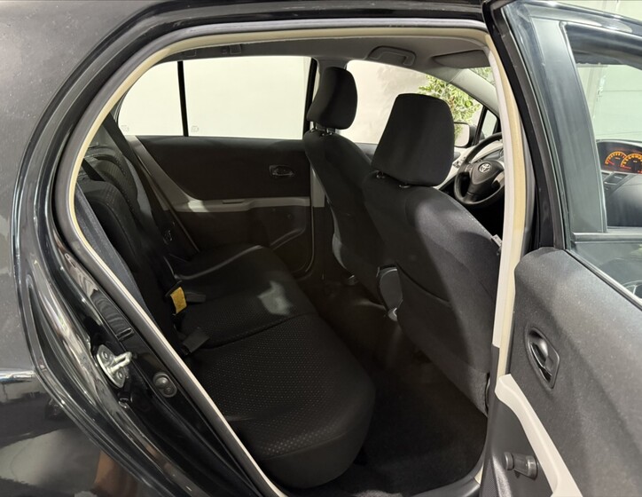 Toyota Yaris 17