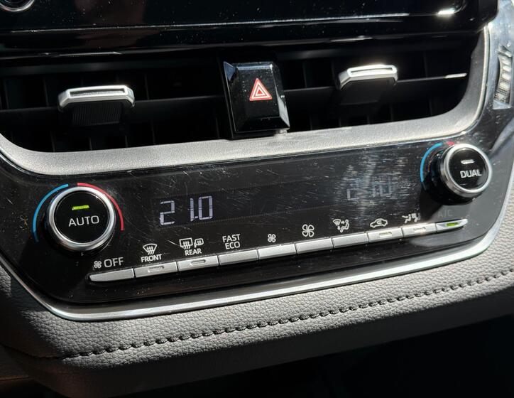 Toyota Corolla 16