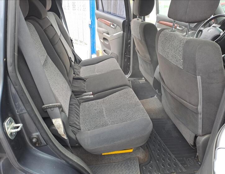 Toyota Land Cruiser 7