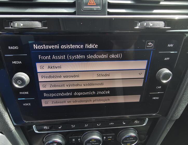 Volkswagen Golf 20