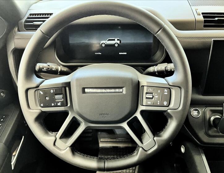 Land Rover Defender 11