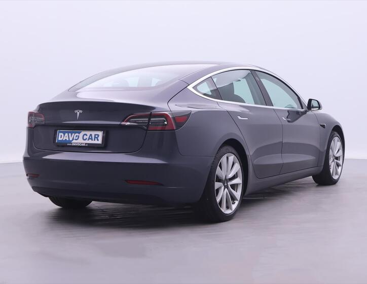Tesla Model 3 7