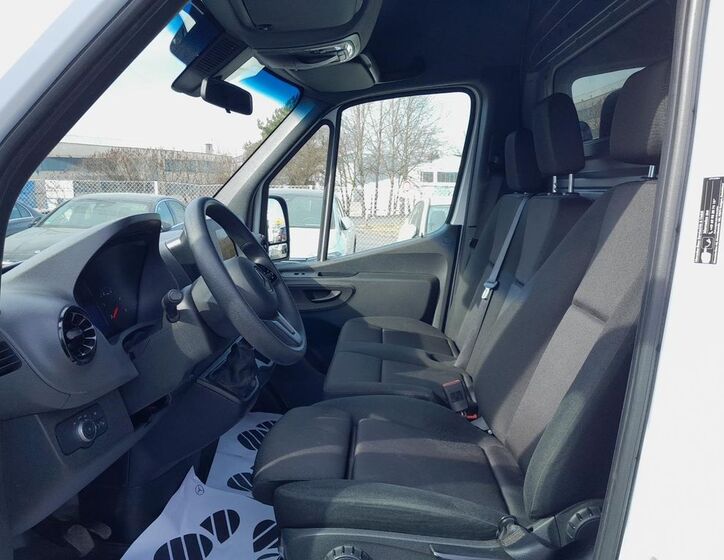 Mercedes-Benz Sprinter 12