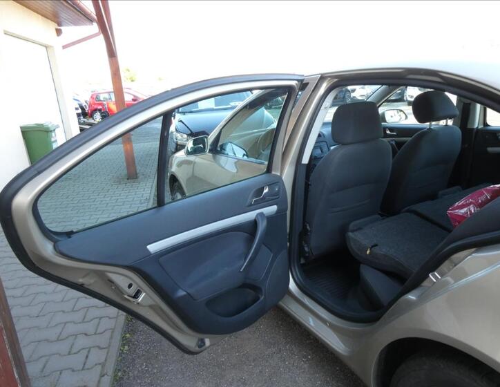 Škoda Octavia 16