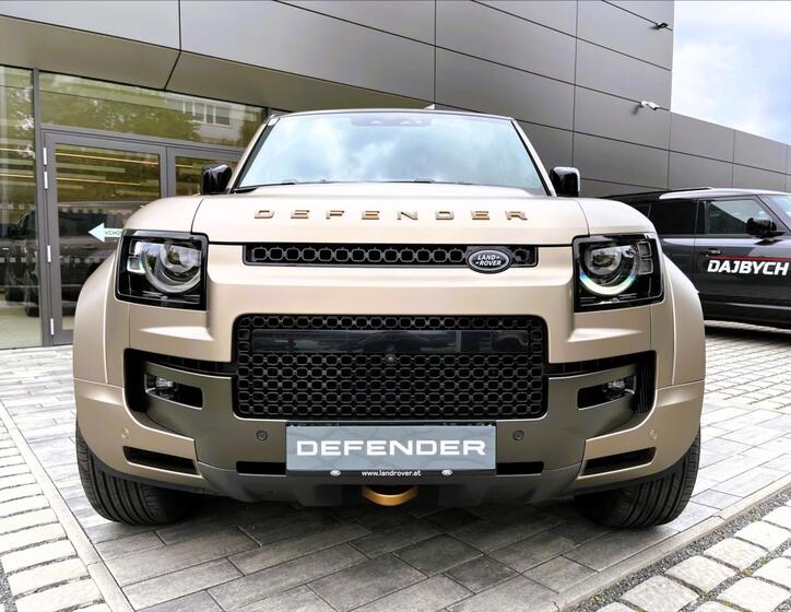Land Rover Defender 15
