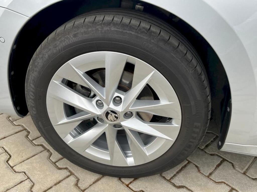 Škoda Octavia 10