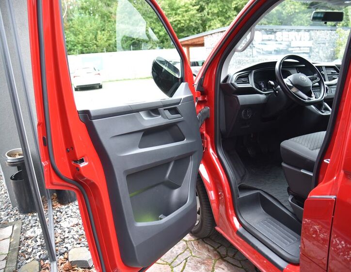 Volkswagen Multivan 11