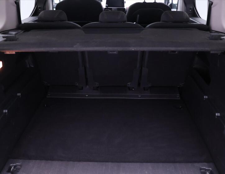 Peugeot Rifter 10