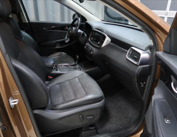 KIA Sorento 11