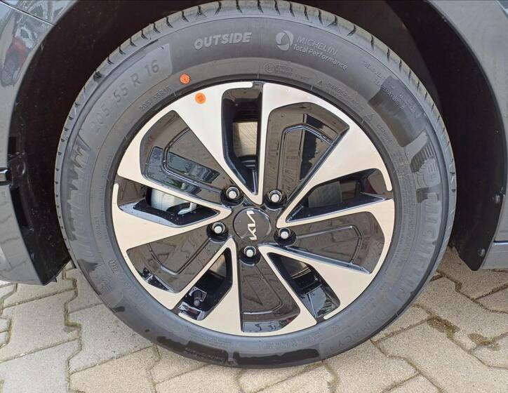 KIA Ceed 9