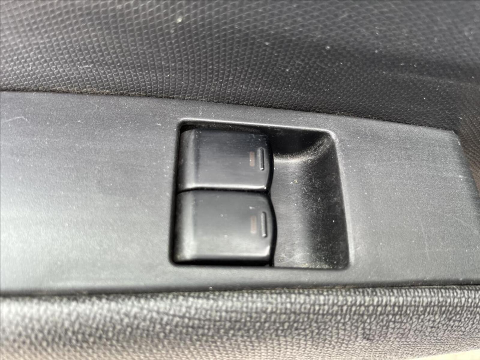 Nissan Micra 25