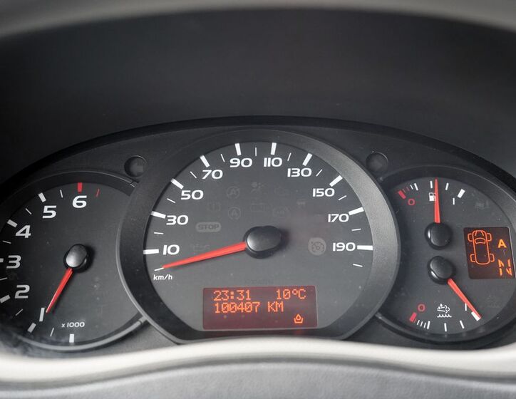Nissan NV400 29