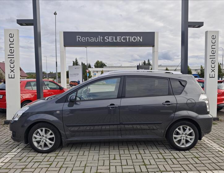 Toyota Corolla Verso 3