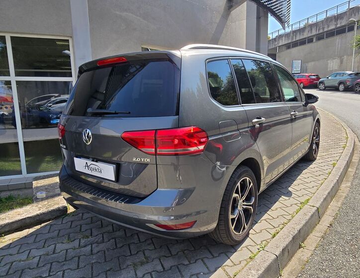 Volkswagen Touran 5