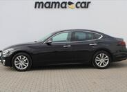 Infiniti Q70 4