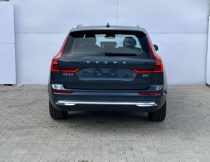 Volvo XC60 8