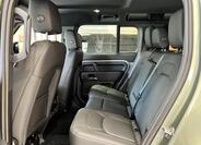 Land Rover Defender 33