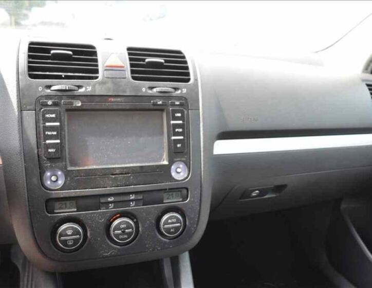 Volkswagen Golf 24
