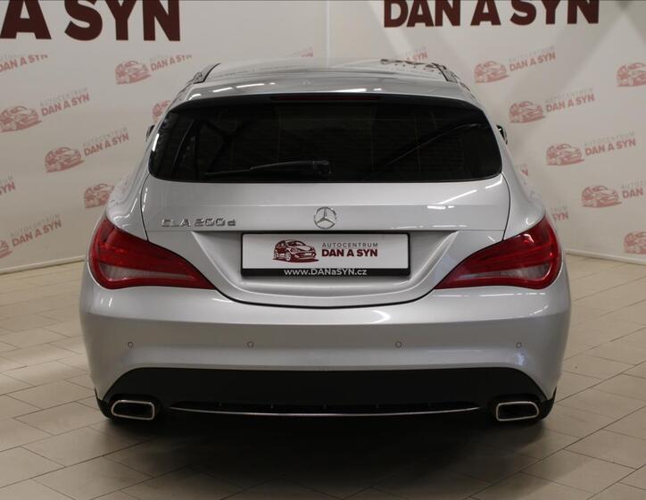Mercedes-Benz CLA 5