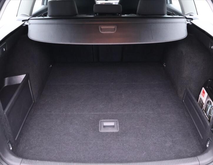 Volkswagen Passat 10