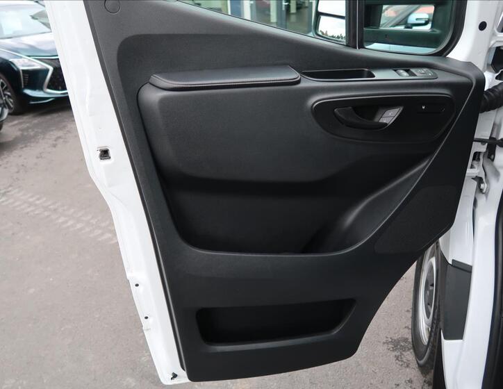 Mercedes-Benz Sprinter 16