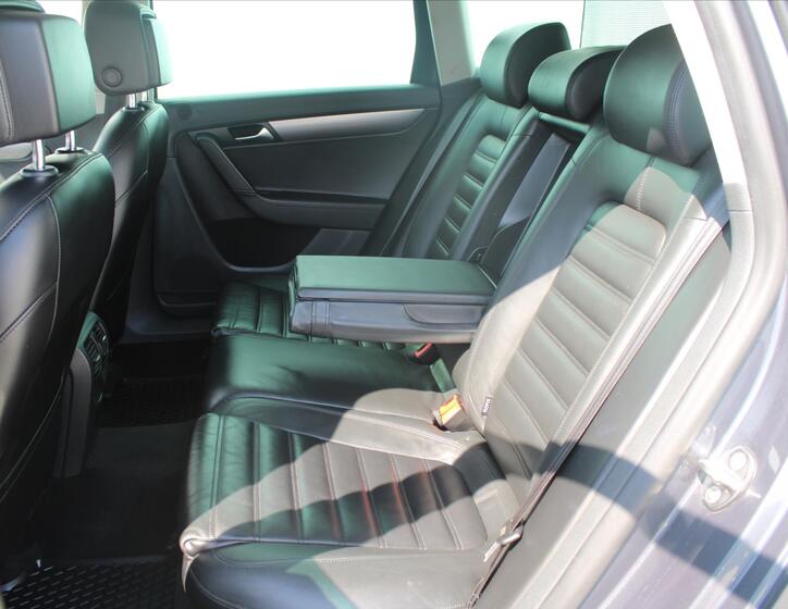 Volkswagen Passat 11
