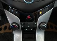 Chevrolet Cruze 13