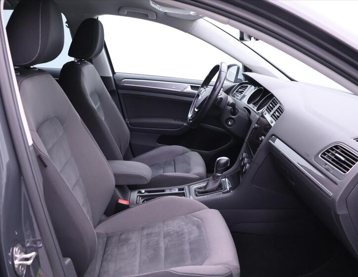 Volkswagen Golf 14