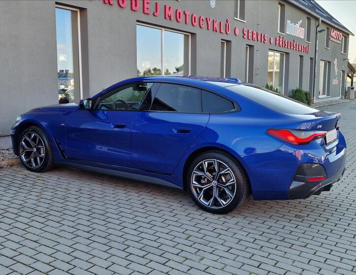BMW i4 7