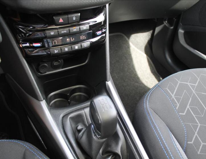 Peugeot 2008 16
