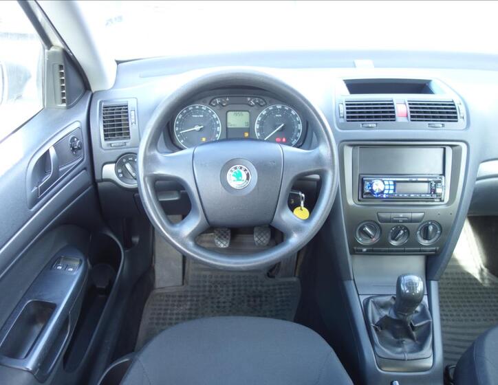 Škoda Octavia 16