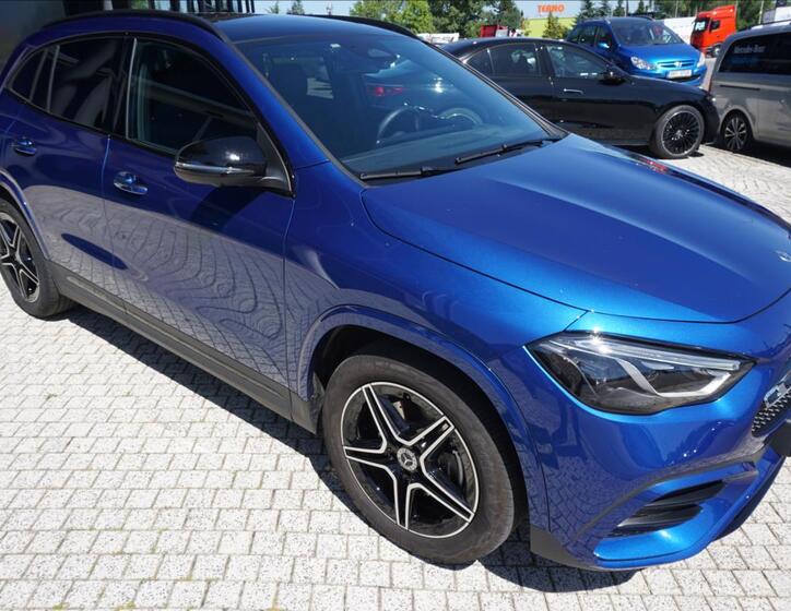 Mercedes-Benz GLA 1