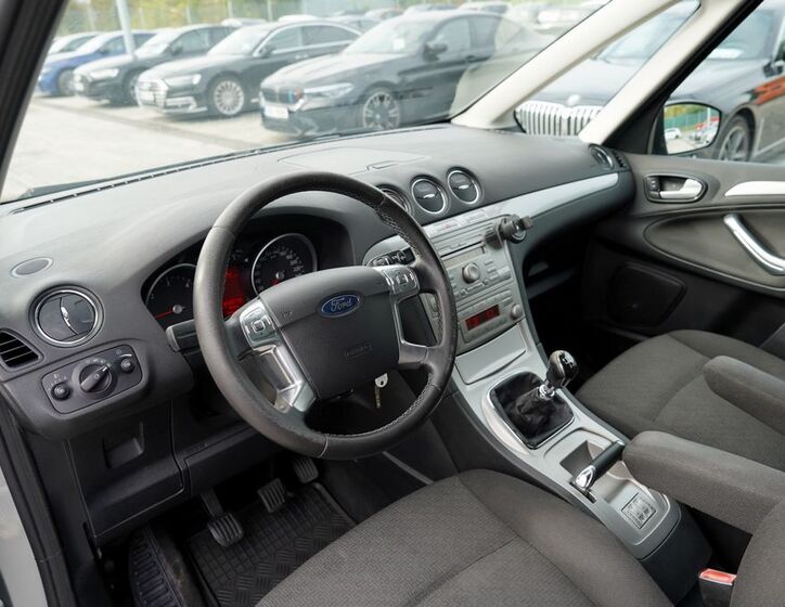 Ford Galaxy 22