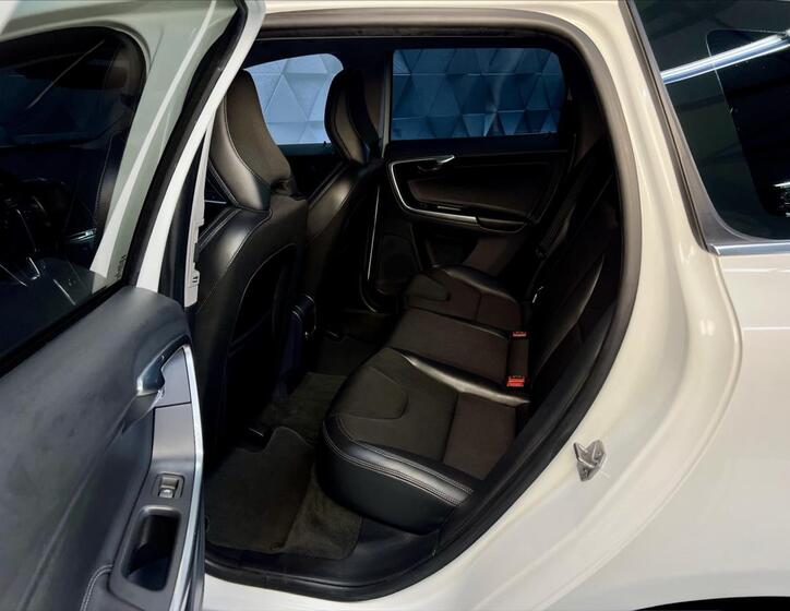 Volvo XC60 11