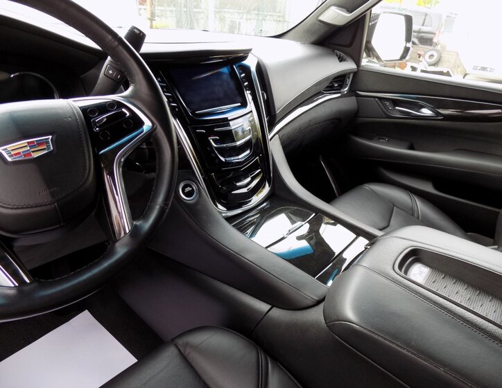 Cadillac Escalade 28