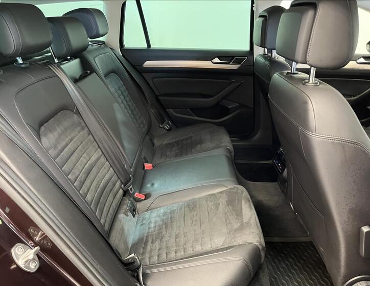 Volkswagen Passat 25