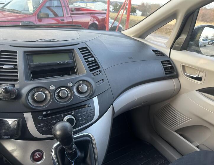 Mitsubishi Grandis 11