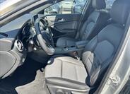 Mercedes-Benz GLA 10