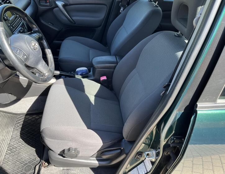 Toyota RAV4 9