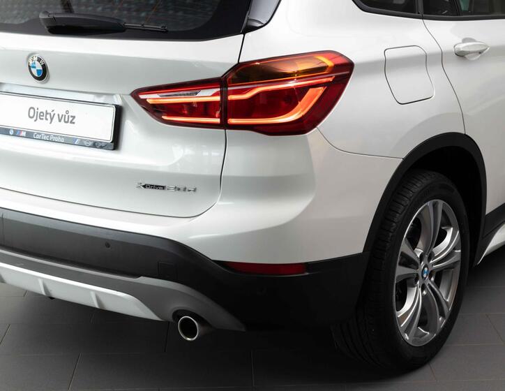 BMW X1 8